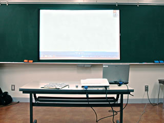 教室に設置されたカシオインタラクティブホワイトボード