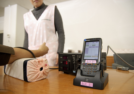 血圧測定でのDT-5300利用イメージ