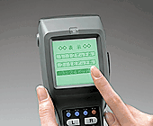 160×160ドットの大画面表示を可能にした大型液晶パネル